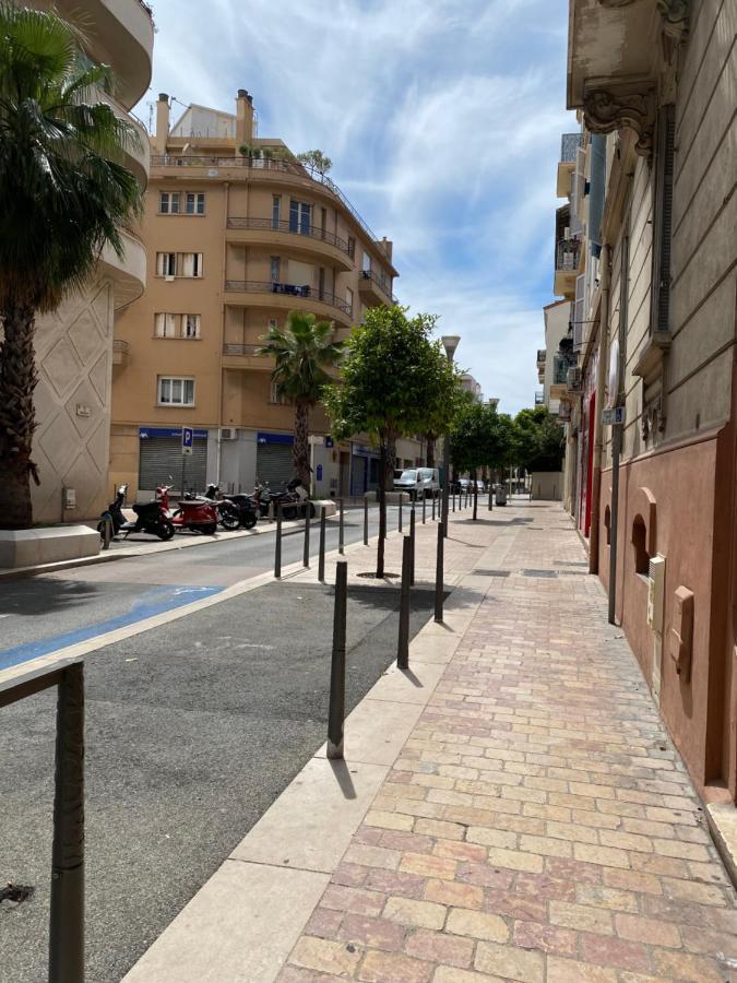30 M2 Hyper Centre, Neuf, Parking Gratuit, 3 Etoiles Cannes