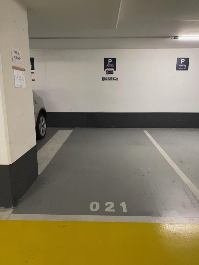 30 M2 Hyper Centre, Neuf, Parking Gratuit, 3 Etoiles *